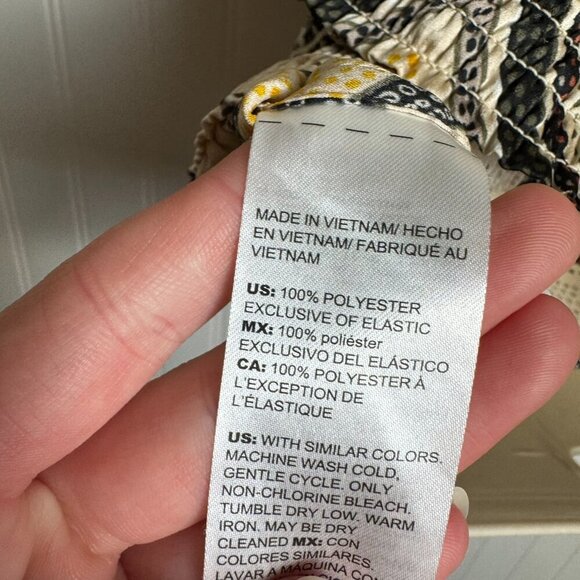 White House Black Market silky defined waist sleeveless blouse size 2 I2 - Picture 5 of 5